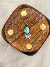 Load image into Gallery viewer, Royston Ribbon Pendant
